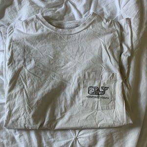 Vineyard vines White T